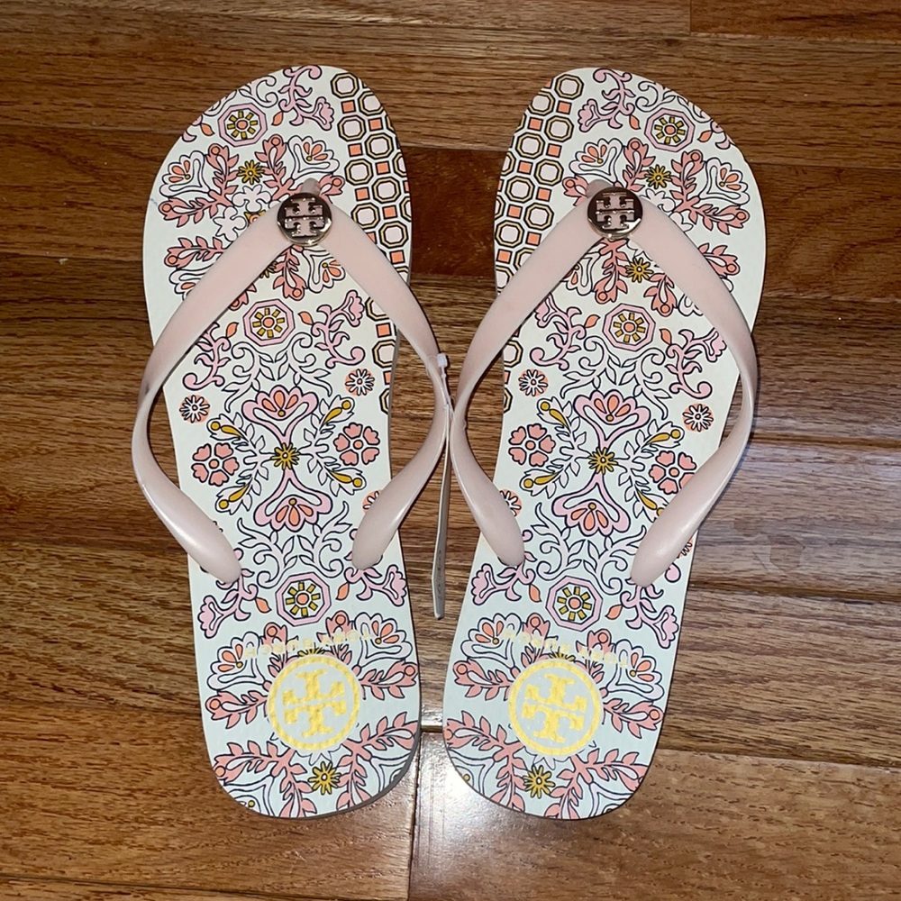 NWT Tory Burch flip flops